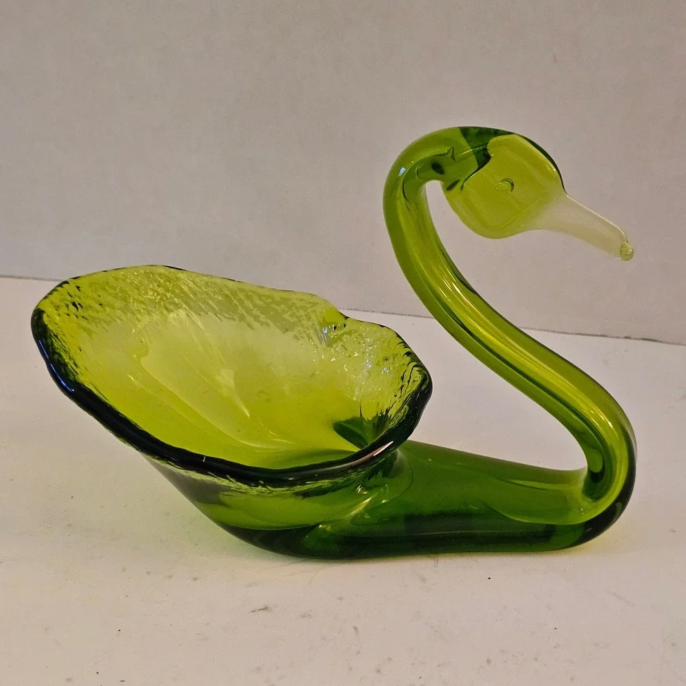 Vintage 1960s Green Style Art Glass Swan Bowl MCM‎ Tiffin-Franciscan  Avacado